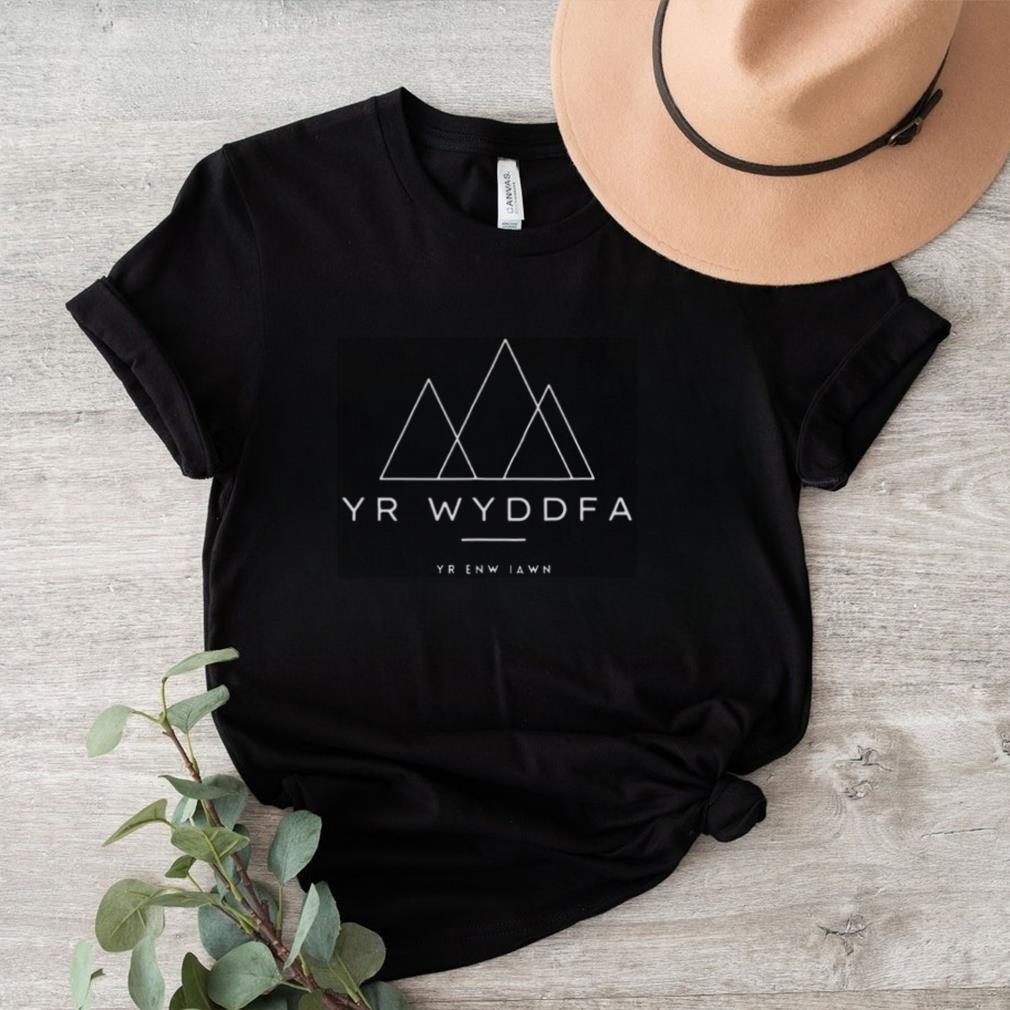 Yr Wyddfa Yr Enw Iawn shirt