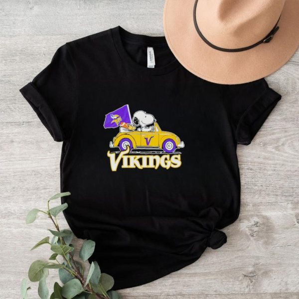 Snoopy riding car Minnesota Vikings shirt