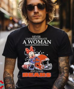 Official Never Underestimate A Woman Who Understands Football And Loves Chicago Bears T Shirt