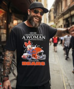 Official Never Underestimate A Woman Who Understands Football And Loves Chicago Bears T Shirt