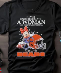 Official Never Underestimate A Woman Who Understands Football And Loves Chicago Bears T Shirt