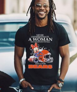 Official Never Underestimate A Woman Who Understands Football And Loves Chicago Bears T Shirt