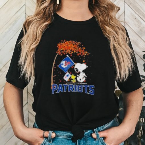 Official Peanuts Snoopy And Woodstock Parade Flag New England Patriots In The Fall T Shirt