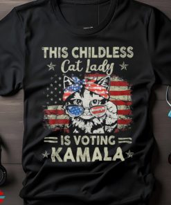 This Childless Cat Lady is Voting Kamala Harris 2024 T Shirt