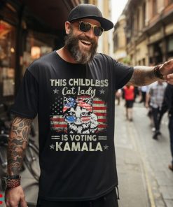 This Childless Cat Lady is Voting Kamala Harris 2024 T Shirt