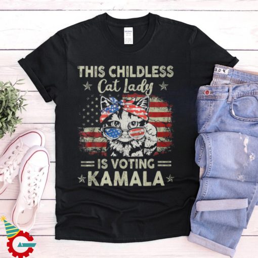 This Childless Cat Lady is Voting Kamala Harris 2024 T Shirt