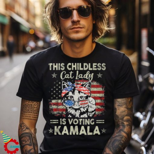 This Childless Cat Lady is Voting Kamala Harris 2024 T Shirt