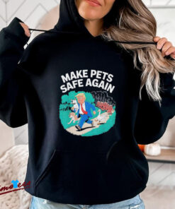 Official Make Pets Safe Again Vote Election 2024 Trump Holding Cat and Duck Shirt