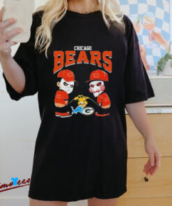 Official Michael Myers And Billy The Puppet X Chicago Bears Pee On NFL Teams Halloween 2024 Shirt