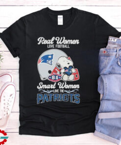 Real Women Love Football Smart Women Love The New England Patriots T Shirt