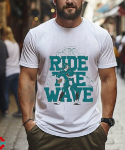 Ride the wave Football shirt