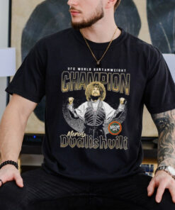 UFC world bantamweight Champion Merab Dvalishvili pose shirt