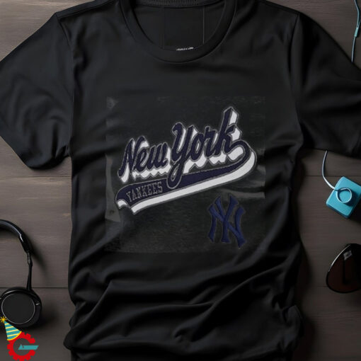 New York Yankees Pro Standard Script Tail T Shirt