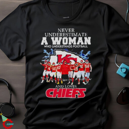 Official Never underestimate a woman who understand football and loves Kansas City Chiefs football 2024 T shirt