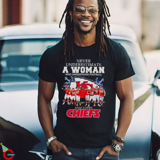 Official Never underestimate a woman who understand football and loves Kansas City Chiefs football 2024 T shirt