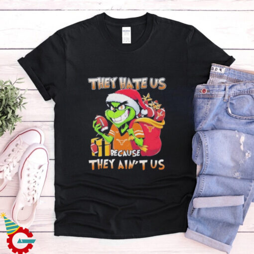 Texas Longhorns Grinch with gift bag they hate us because they ain’t us Christmas shirt