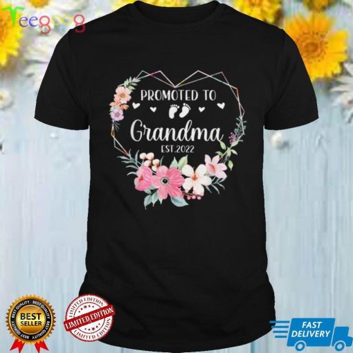 Promoted to Grandma Est 2022 Women Floral First Time Grandma T Shirt