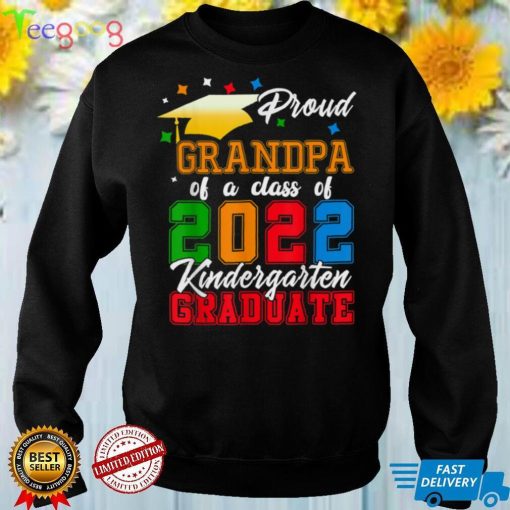 Proud Grandpa Of a Class of 2022 Kindergarten Graduate T Shirt