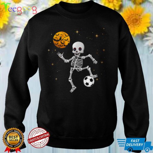Funny Skeleton Soccer Halloween Boys Girls Kids Men T Shirt