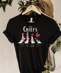 The Kansas city Chiefs abbey road 2022 signatures shirt